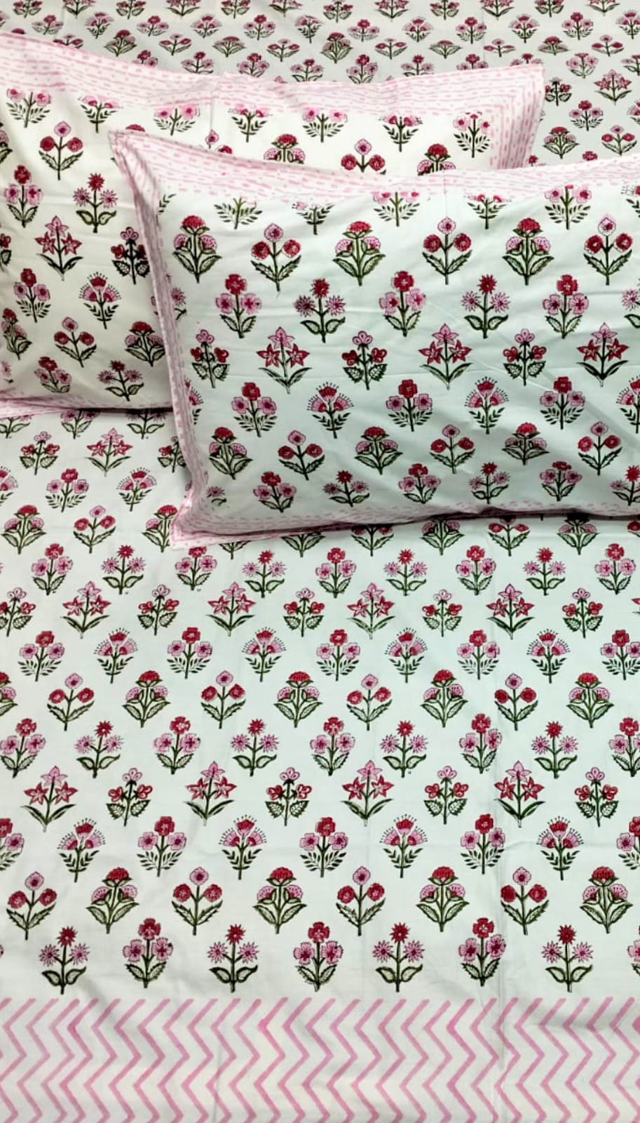 100% Pure Cotton Handblock 200 TC Percale King Size Bedsheet with Two Pillow Covers, Pink & White