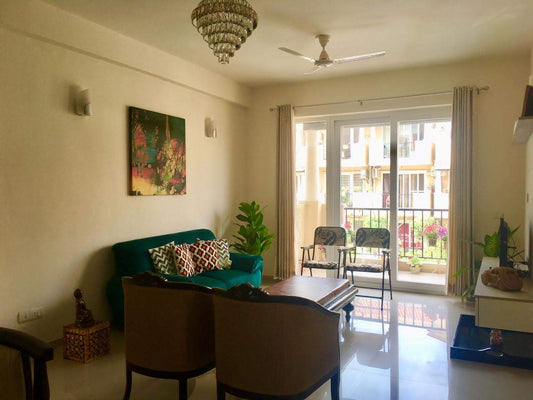 The Art of the Green Sofa: Decor Tips that Pop