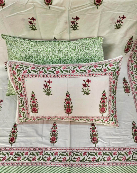 100% Pure Cotton Handblock 200 TC Percale King Size Bedsheet With Two Pillow Covers, Red Mughal Motif